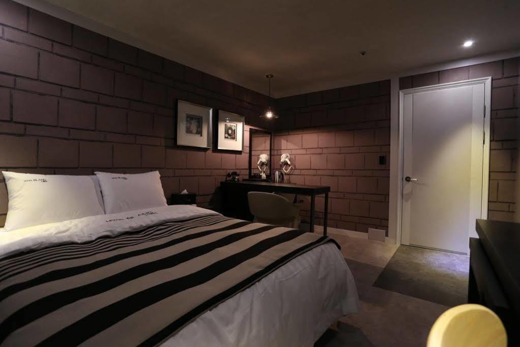 Ilsan Blanc Motel Goyang Exterior foto